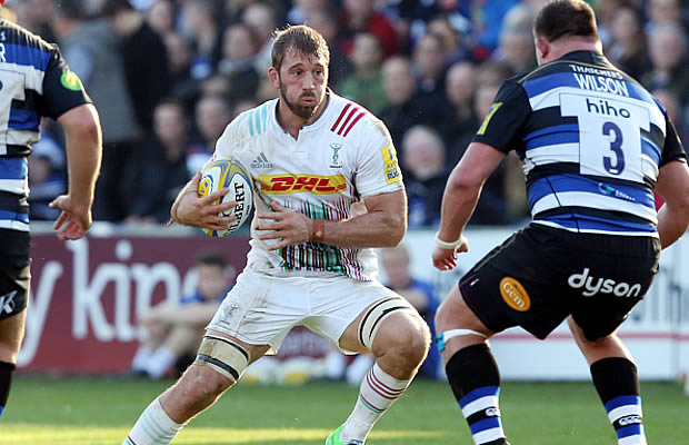 Chris Robshaw of Harlequins is confronted by David Wilson of Bath