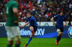Jules Plisson converts a try for France
