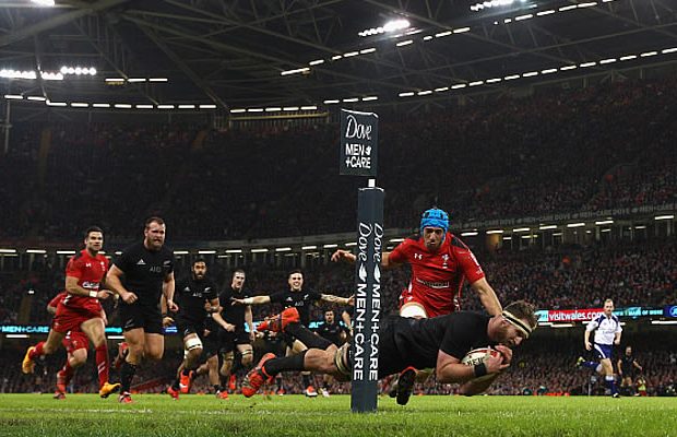 Kieran Read scores a try against Wales for New Zealand