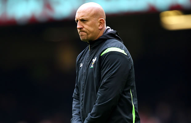 Wales defence coach Shaun Edwards is staying with the WRU
