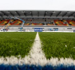 Saracens host Leicester Tigers at Allianz Park