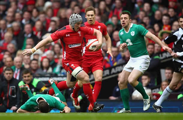 Jonathan Davies has signed an NDC with Wales and the Scarlets