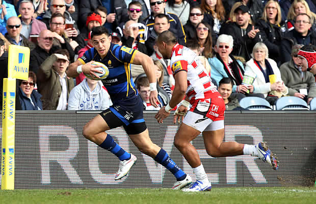 Bryce Heem on his way to the tryline for Worcester