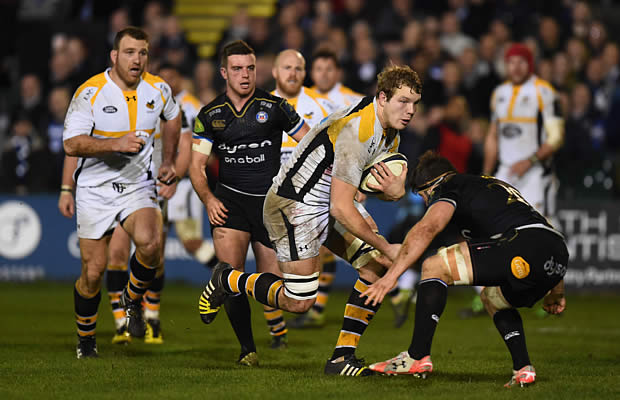 Joe Launchbury on the attack for Wasps against Bath