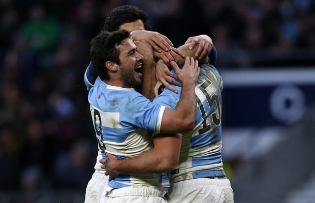 Argentinas Full Back Ramiro Moyano (R) celebrates scoring at Twickenham