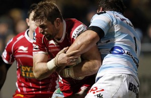 Rob McCusker will join London Irish from the Scarlets