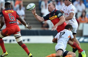 Schalk Burger clears the ball away for the Stormers
