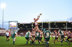 Sione Kalamafoni catches line out ball for Gloucester