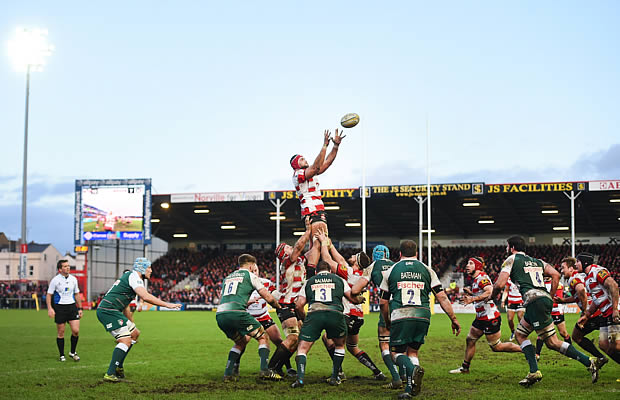 Sione Kalamafoni catches line out ball for Gloucester